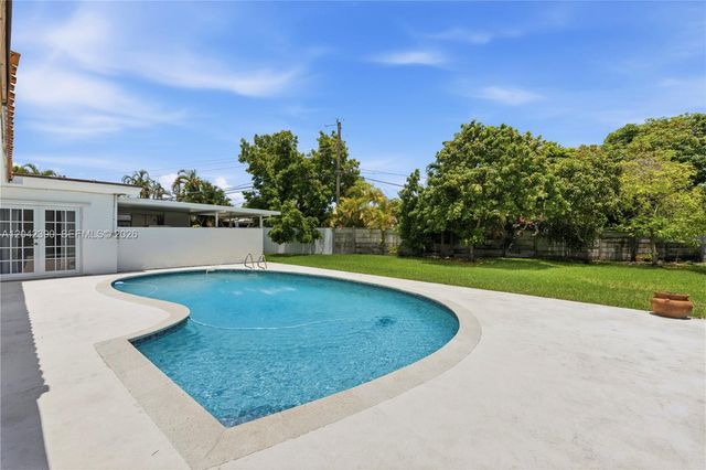 8197 W 14th Ct, Hialeah, FL 33014