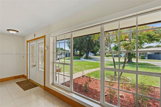 8197 W 14th Ct, Hialeah, FL 33014