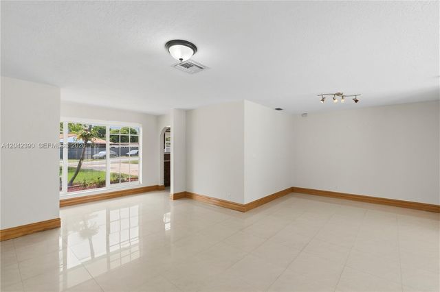 8197 W 14th Ct, Hialeah, FL 33014