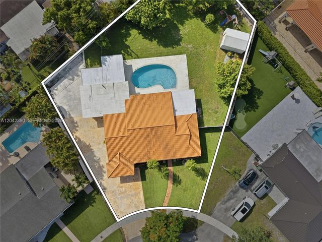 8197 W 14th Ct, Hialeah, FL 33014