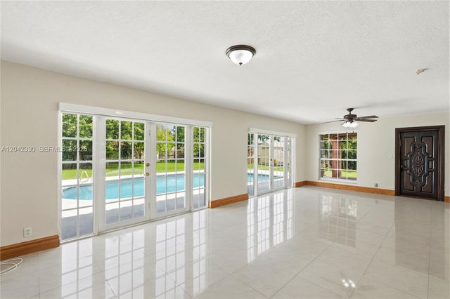 8197 W 14th Ct, Hialeah, FL 33014