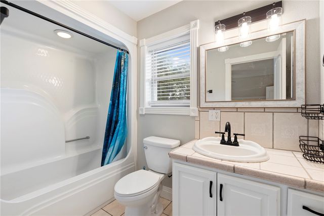 100 Plantation Lane, Batesville, AR 72501