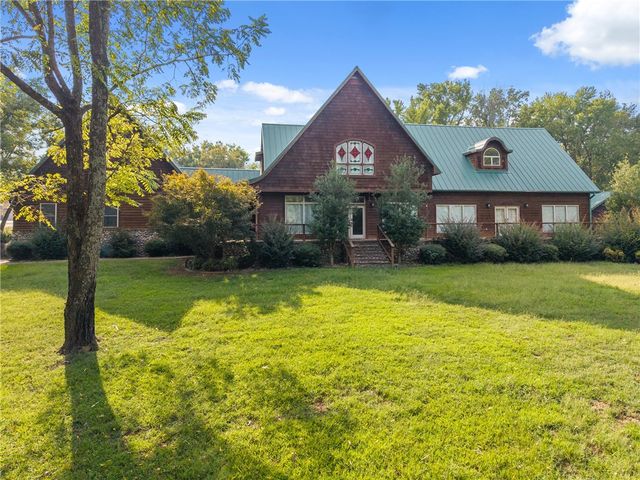 100 Plantation Lane, Batesville, AR 72501