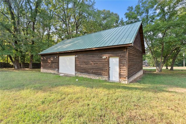 100 Plantation Lane, Batesville, AR 72501