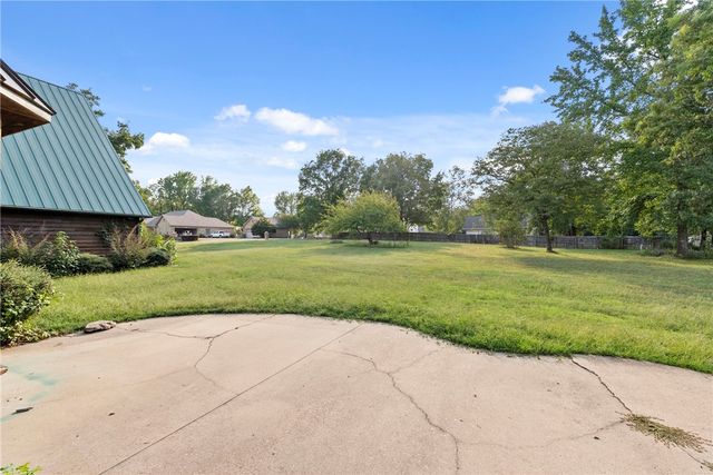 100 Plantation Lane, Batesville, AR 72501