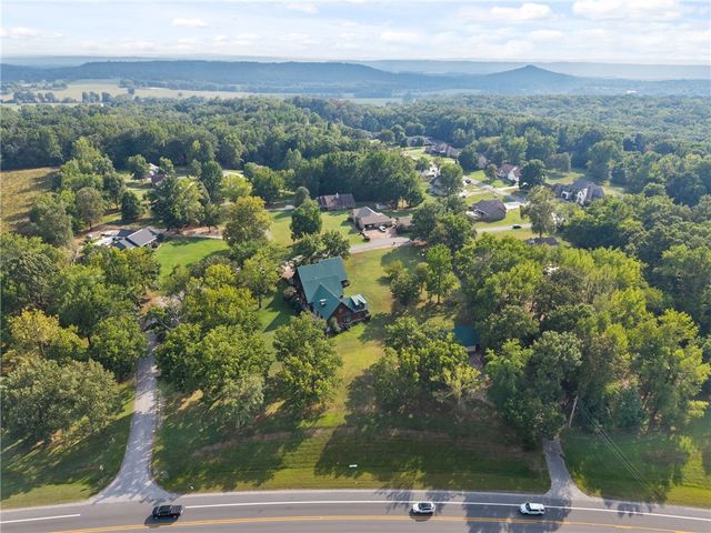 100 Plantation Lane, Batesville, AR 72501