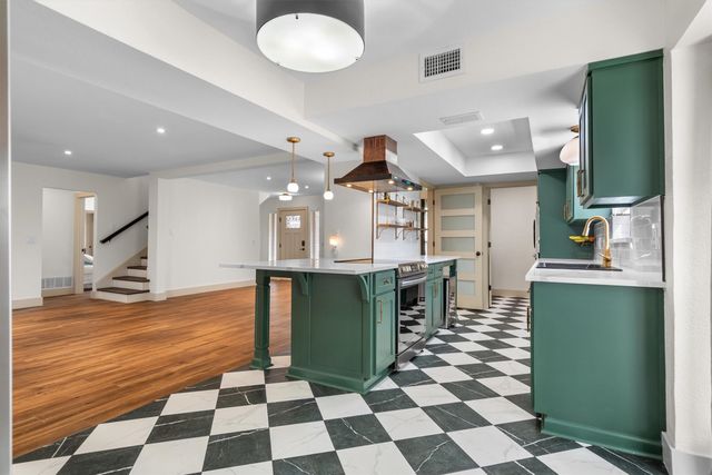 8 Live Oak Lane, Hickory Creek, TX 75065