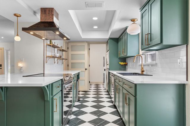 8 Live Oak Lane, Hickory Creek, TX 75065