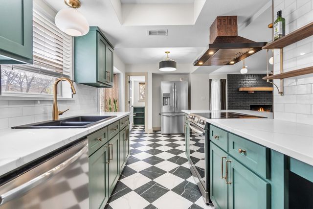 8 Live Oak Lane, Hickory Creek, TX 75065