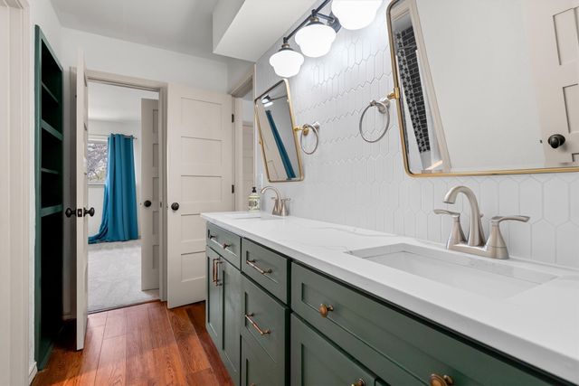 8 Live Oak Lane, Hickory Creek, TX 75065