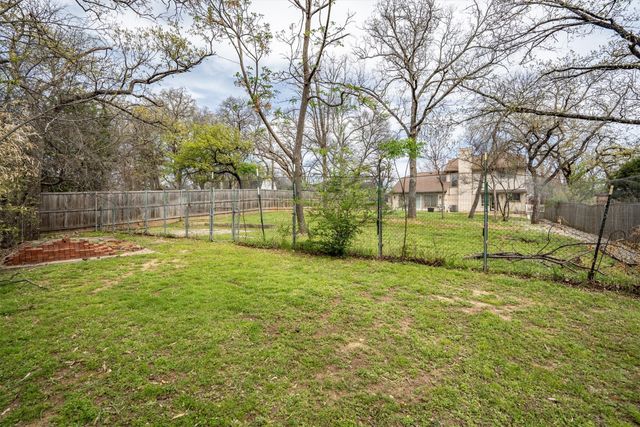 8 Live Oak Lane, Hickory Creek, TX 75065