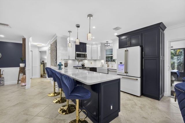 17152 W Sycamore Drive, Loxahatchee, FL 33470