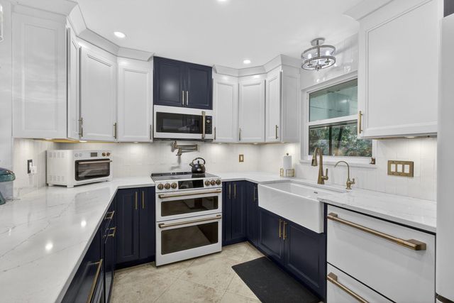 17152 W Sycamore Drive, Loxahatchee, FL 33470