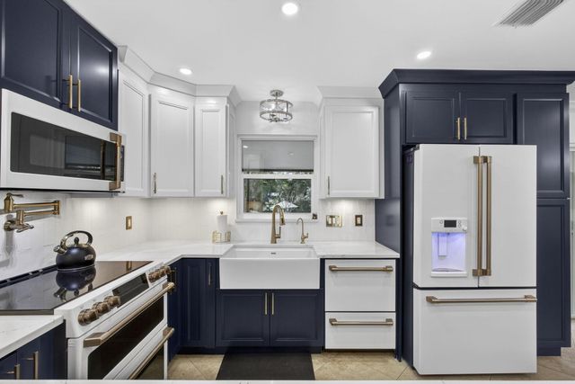 17152 W Sycamore Drive, Loxahatchee, FL 33470