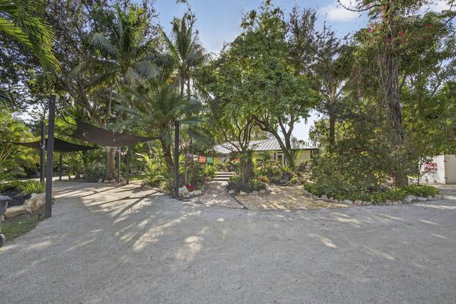 17152 W Sycamore Drive, Loxahatchee, FL 33470