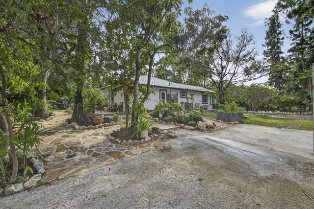 17152 W Sycamore Drive, Loxahatchee, FL 33470