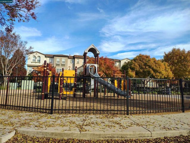 273 Sullivan Way, Hayward, CA 94541