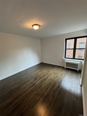 65 Old Mamaroneck Road 4R, White Plains, NY 10605