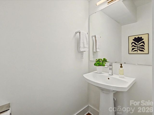 139 S Bruns Avenue, Charlotte, NC 28208