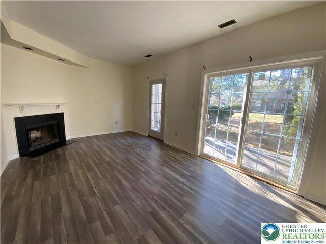 104 Freedom Court, Bethlehem Twp, PA 18020