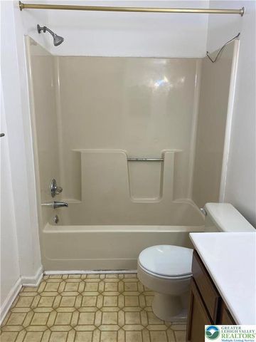 104 Freedom Court, Bethlehem Twp, PA 18020