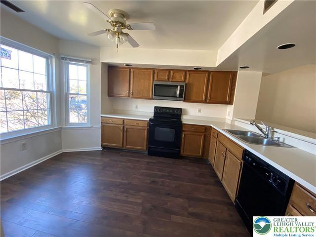 104 Freedom Court, Bethlehem Twp, PA 18020