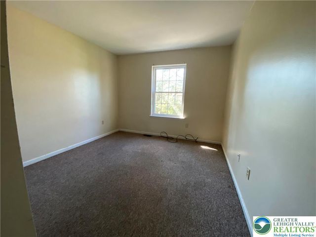 104 Freedom Court, Bethlehem Twp, PA 18020