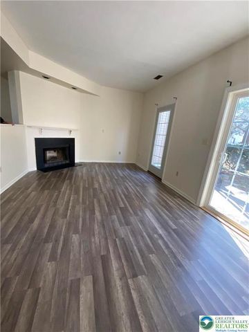 104 Freedom Court, Bethlehem Twp, PA 18020