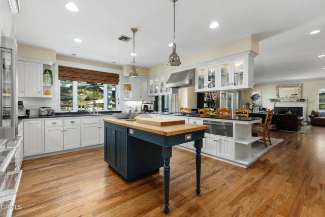 5130 Solliden Lane, La Canada Flintridge, CA 91011