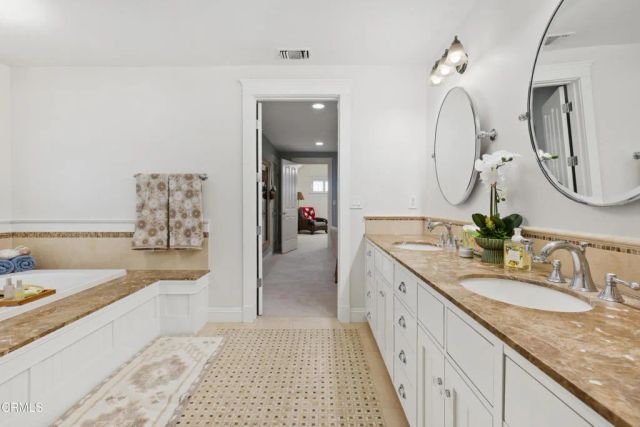 5130 Solliden Lane, La Canada Flintridge, CA 91011