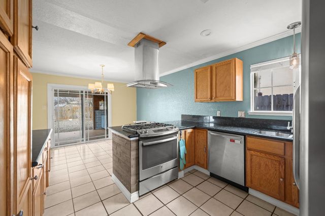 3613 Winthrop Ct, North Highlands, CA 95660