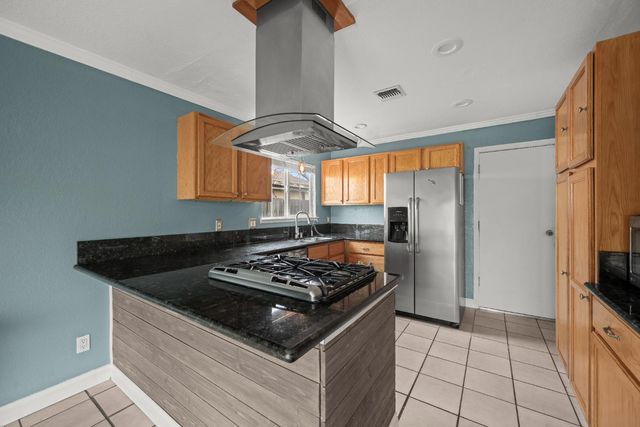 3613 Winthrop Ct, North Highlands, CA 95660