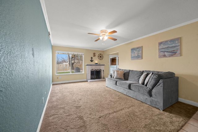 3613 Winthrop Ct, North Highlands, CA 95660