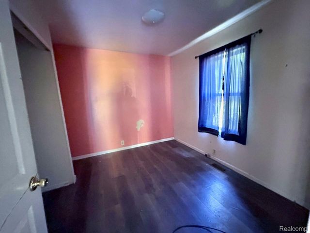 2840 Oldsmobile Avenue, Waterford Charter Township, MI 48328