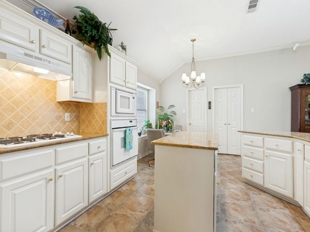 609 Weeping Willow Road, Garland, TX 75044