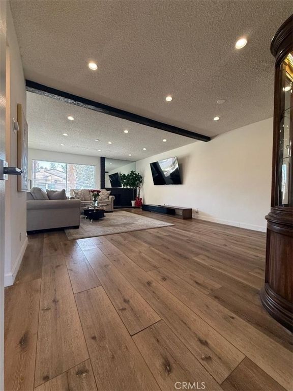 Image 10 of property listing at 20027 Community, Winnetka, CA 91306