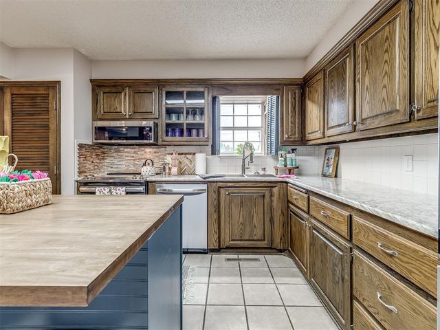 4418 S May Avenue, Newcastle, OK 73065