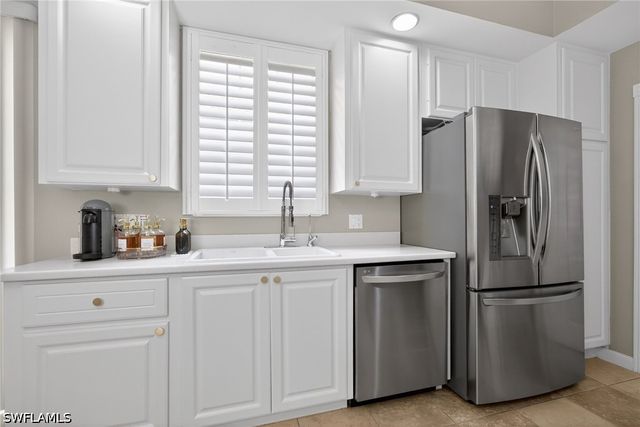 2271 Heydon CIR W, Naples, FL 34120