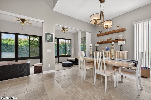 2271 Heydon CIR W, Naples, FL 34120