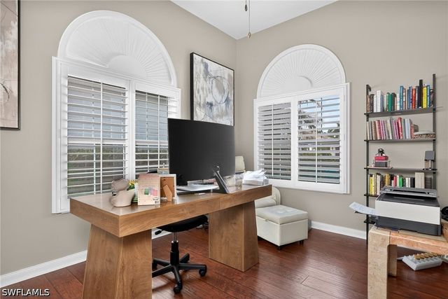 2271 Heydon CIR W, Naples, FL 34120