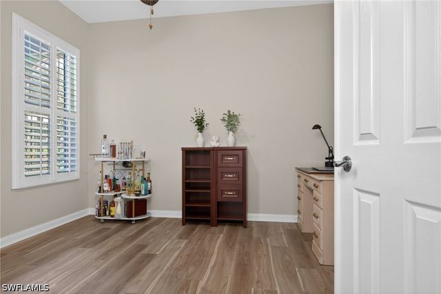 2271 Heydon CIR W, Naples, FL 34120