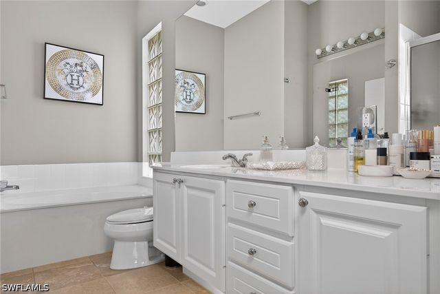 2271 Heydon CIR W, Naples, FL 34120