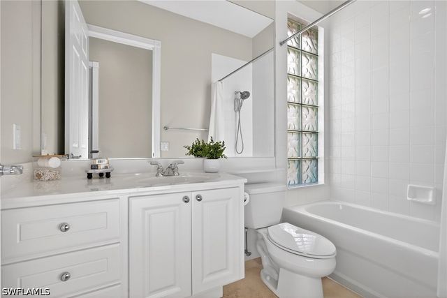 2271 Heydon CIR W, Naples, FL 34120