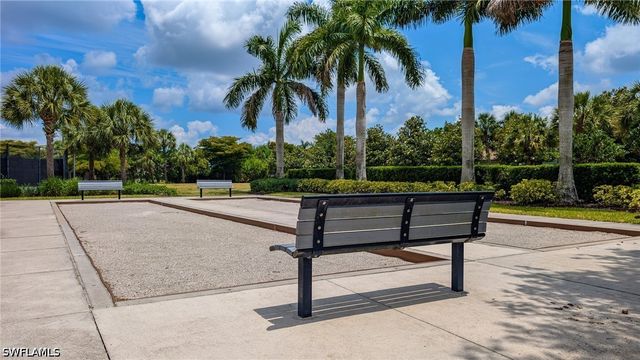 2271 Heydon CIR W, Naples, FL 34120