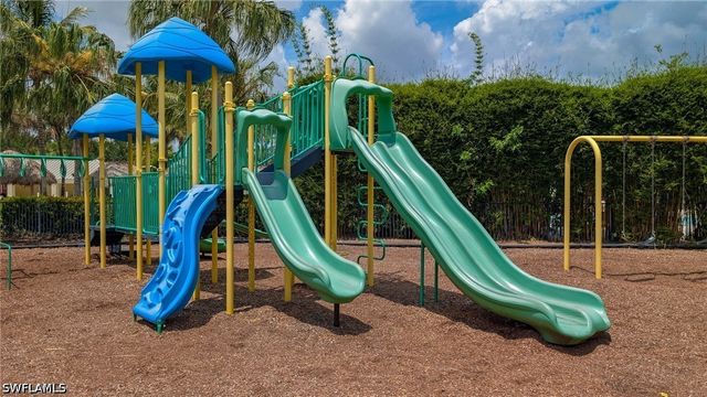 2271 Heydon CIR W, Naples, FL 34120