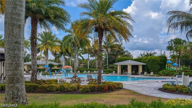 2271 Heydon CIR W, Naples, FL 34120