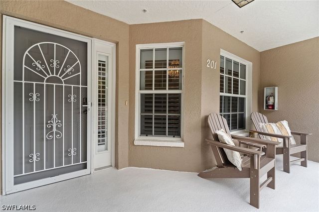 1930 Willow Bend CIR 201, Naples, FL 34109