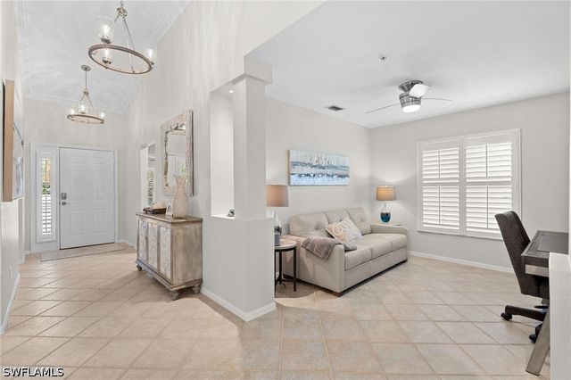 1930 Willow Bend CIR 201, Naples, FL 34109
