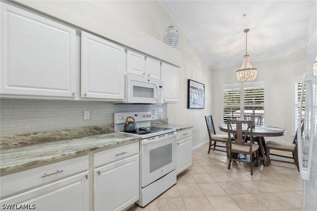 1930 Willow Bend CIR 201, Naples, FL 34109