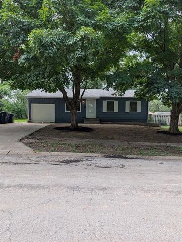 8613 E 92nd Terrace, Kansas City, MO 64138